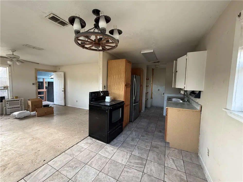 227 W Corral Avenue Kingsville, TX 78363