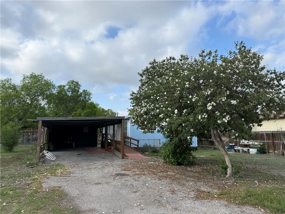 227 W Corral Avenue Kingsville, TX 78363