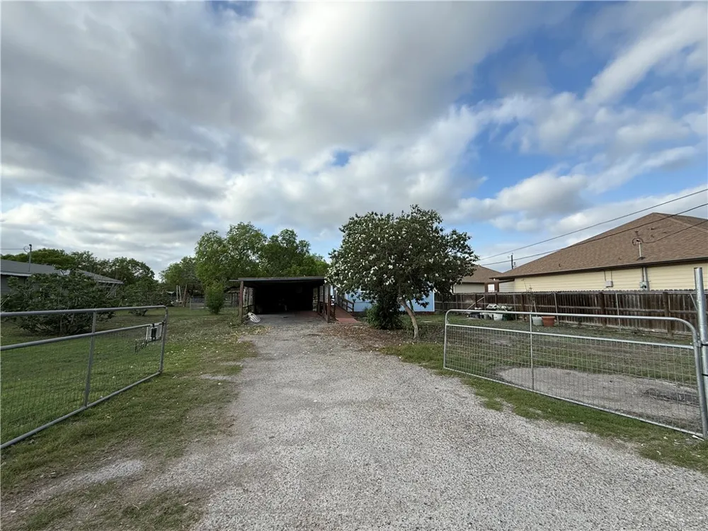 227 W Corral Avenue Kingsville, TX 78363