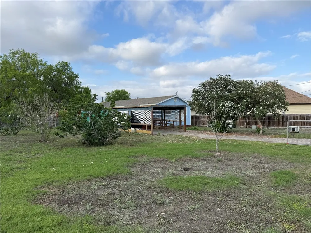 227 W Corral Avenue Kingsville, TX 78363