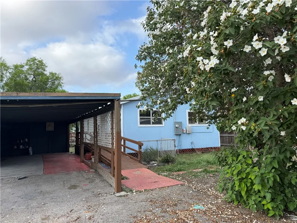 227 W Corral Avenue Kingsville, TX 78363