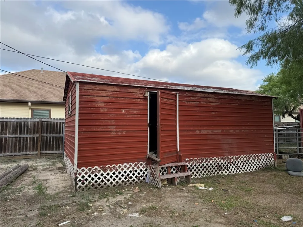 227 W Corral Avenue Kingsville, TX 78363
