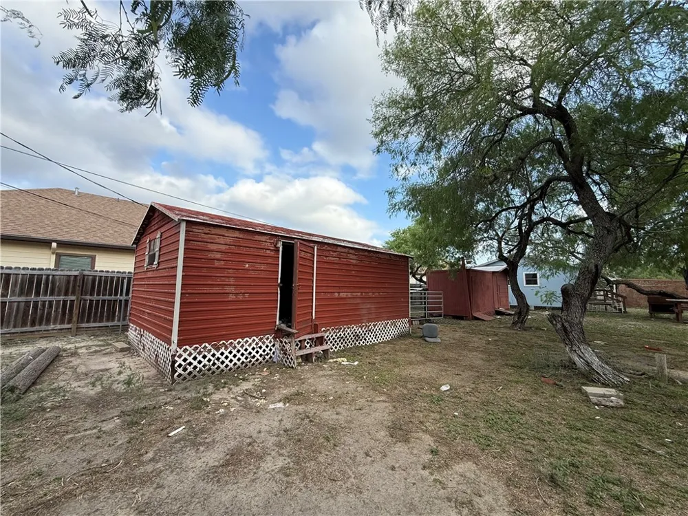 227 W Corral Avenue Kingsville, TX 78363