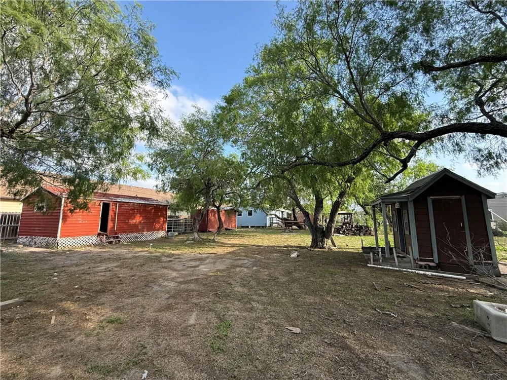 227 W Corral Avenue Kingsville, TX 78363