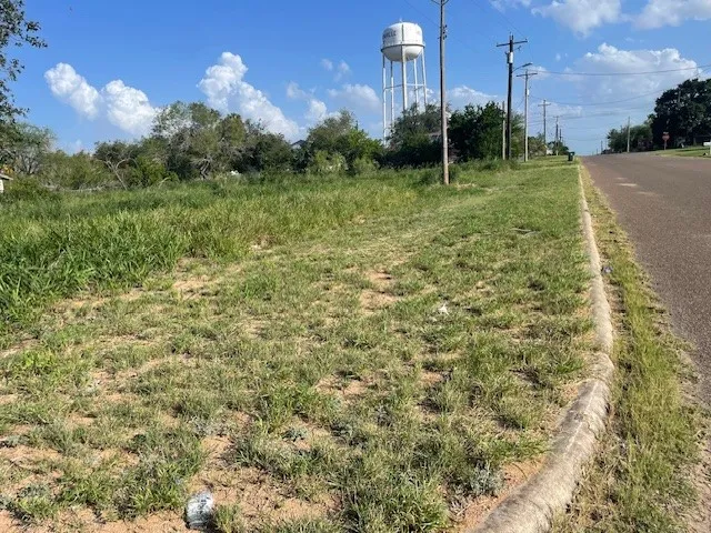 301 E Harald Street Hebbronville, TX 78361