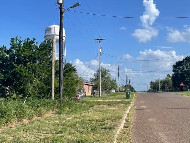 301 E Harald Street Hebbronville, TX 78361