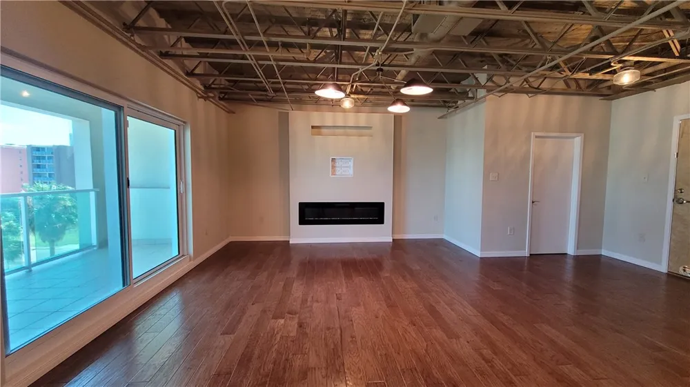 901 Upper Broadway Street #502 Corpus Christi, TX 78401
