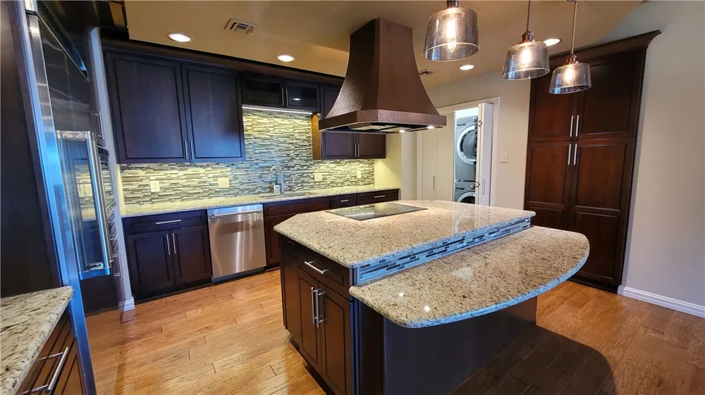 901 Upper Broadway Street #502 Corpus Christi, TX 78401