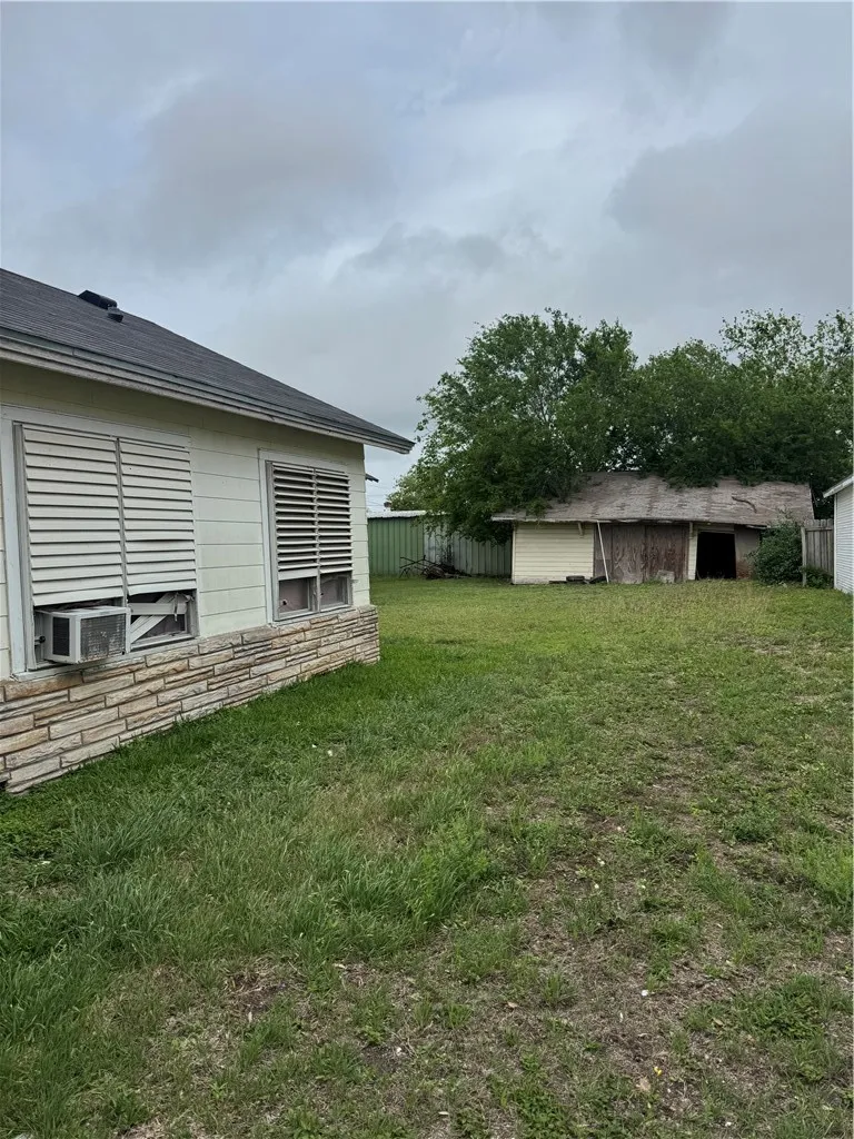 406 Mathis Street Taft, TX 78390