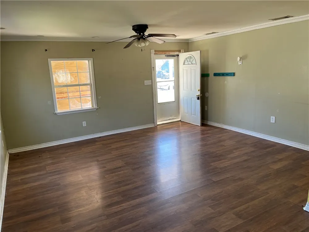 123 Burnet Street Port Lavaca, TX 77979