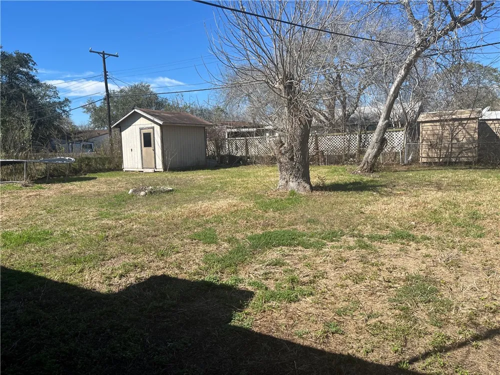 123 Burnet Street Port Lavaca, TX 77979