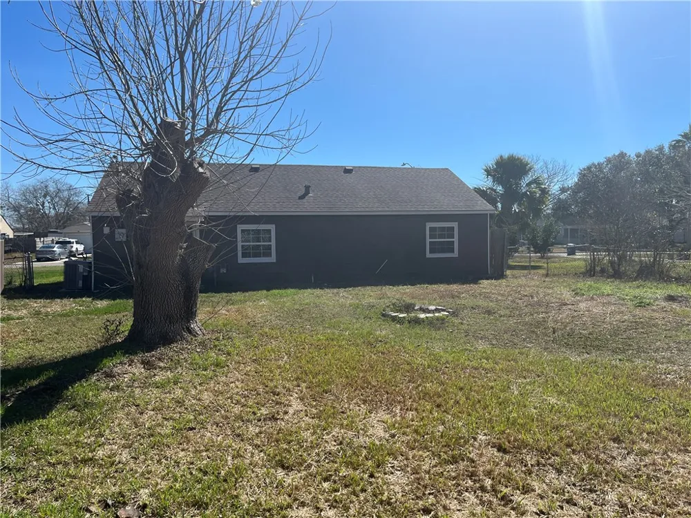 123 Burnet Street Port Lavaca, TX 77979