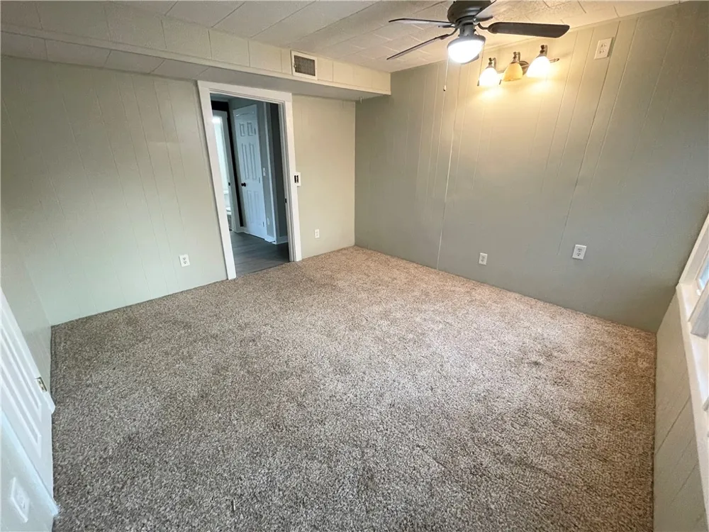 335 Stephens Loop Lake City, TX 78368