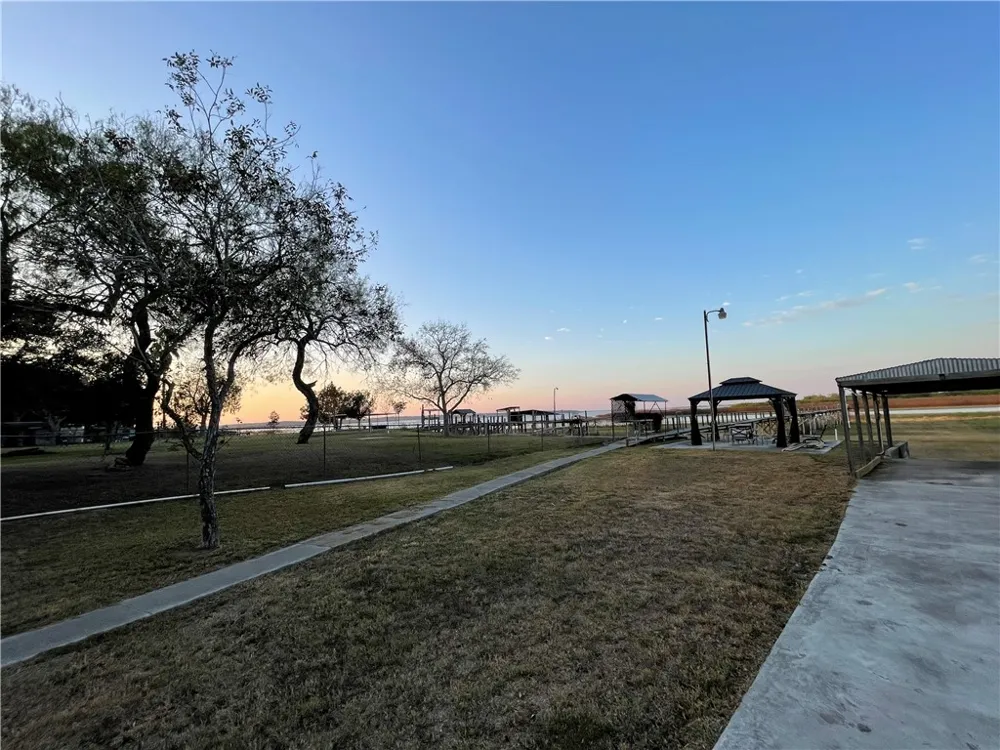 335 Stephens Loop Lake City, TX 78368