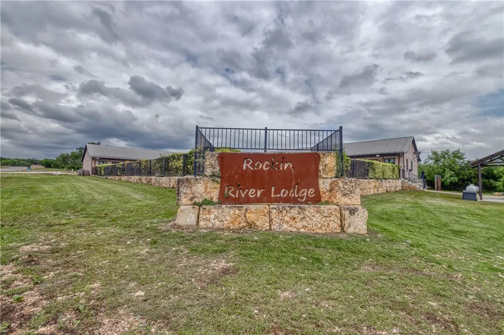 16 Mountain Laurel Lane Concan, TX 78838