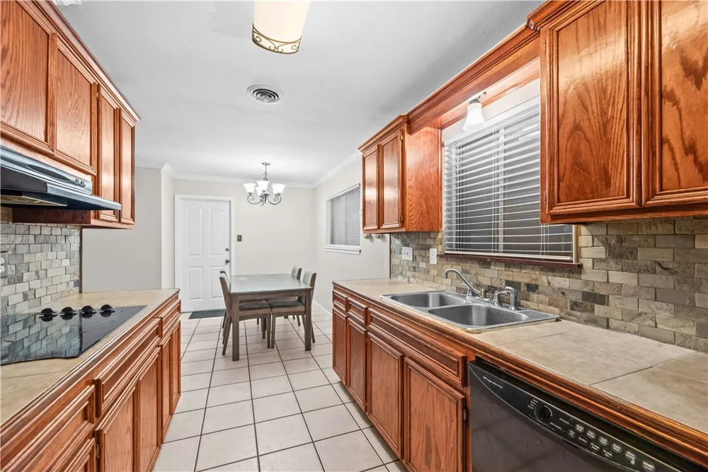 5641 Martinique Drive Corpus Christi, TX 78411