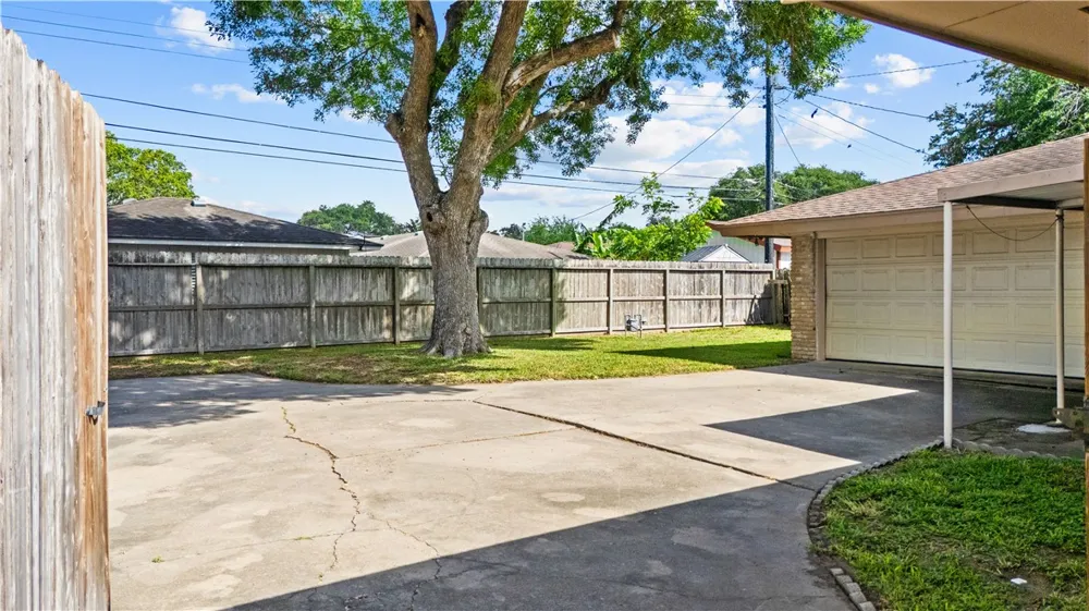 5641 Martinique Drive Corpus Christi, TX 78411