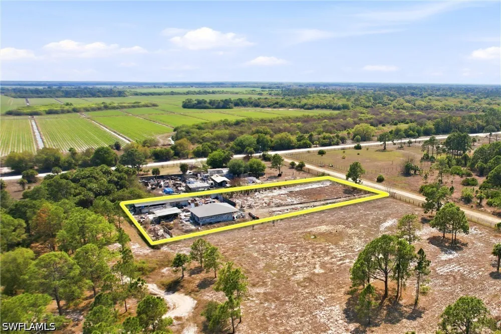 S Willow Street Montura Ranches, FL 33440