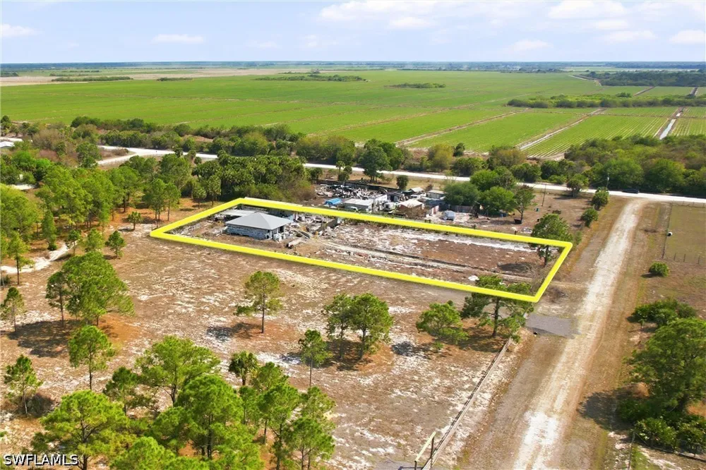 S Willow Street Montura Ranches, FL 33440