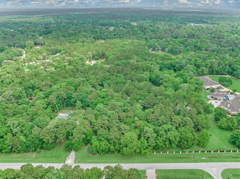 Lake Commons Way Huffman, TX 77336