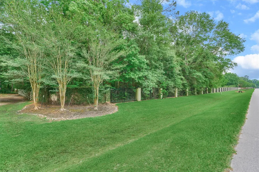 Lake Commons Way Huffman, TX 77336