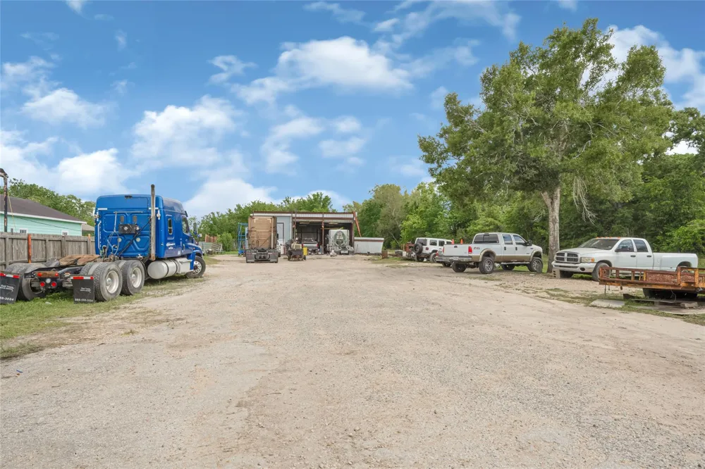 811 Coen Road Rosharon, TX 77583