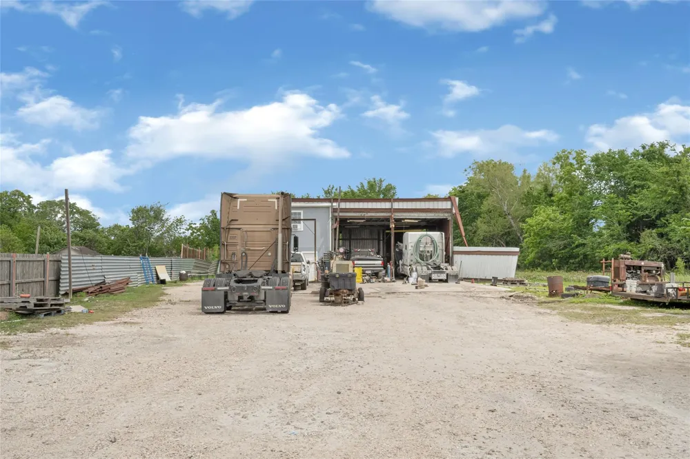 811 Coen Road Rosharon, TX 77583
