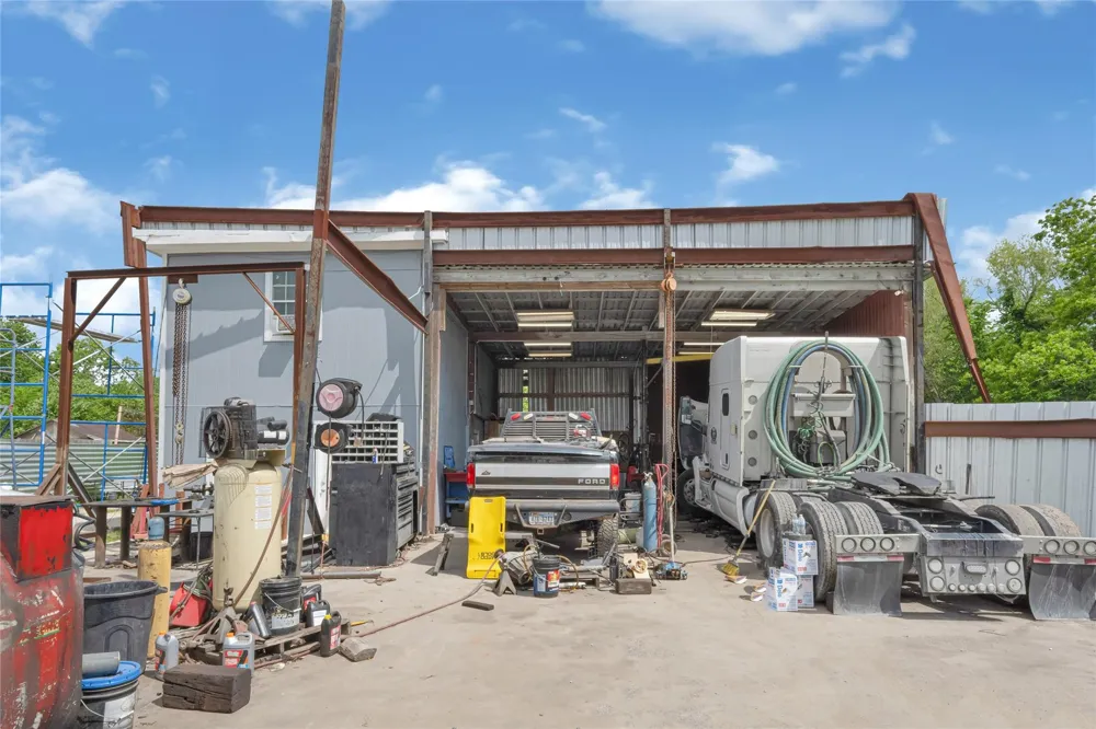 811 Coen Road Rosharon, TX 77583