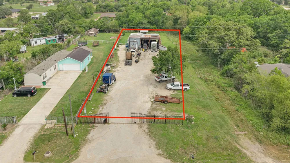 811 Coen Road Rosharon, TX 77583