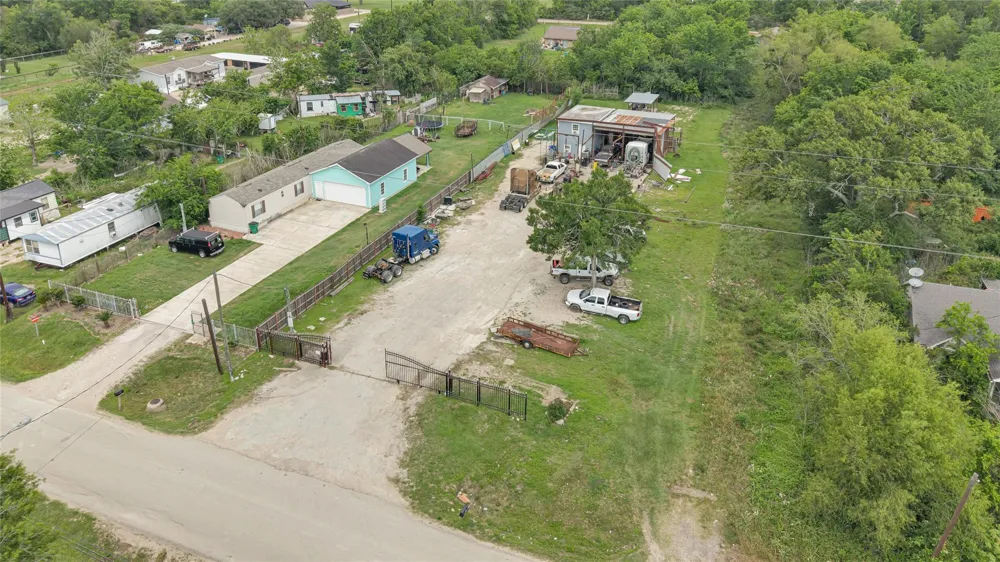 811 Coen Road Rosharon, TX 77583