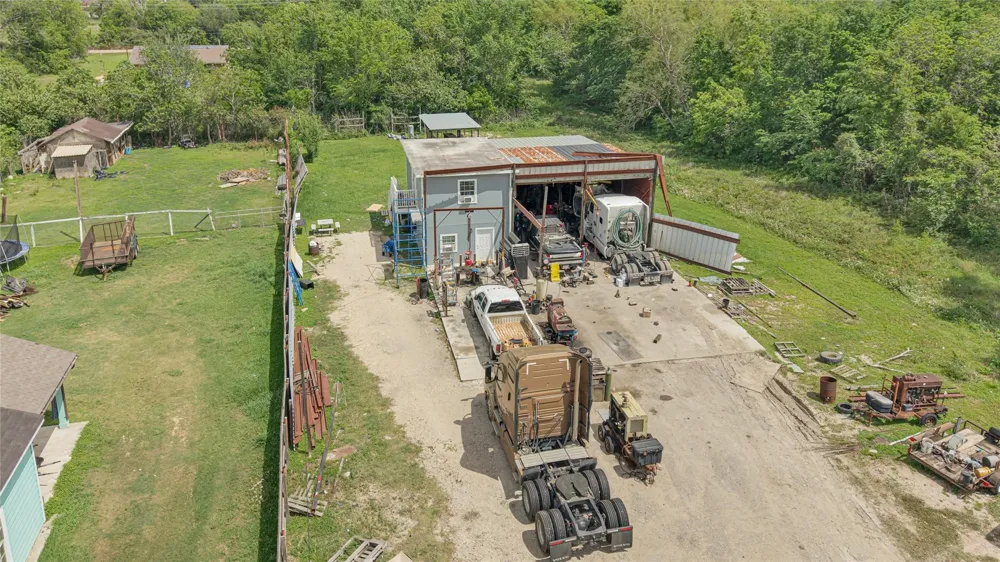 811 Coen Road Rosharon, TX 77583