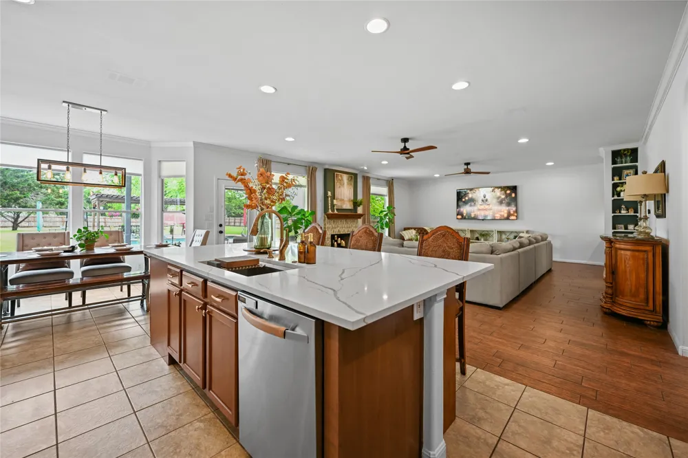 112 Hobby Horse Liberty Hill, TX 78642