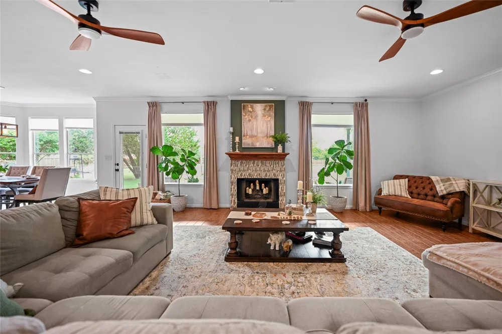 112 Hobby Horse Liberty Hill, TX 78642