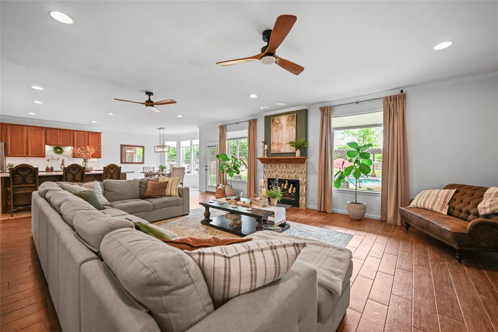 112 Hobby Horse Liberty Hill, TX 78642
