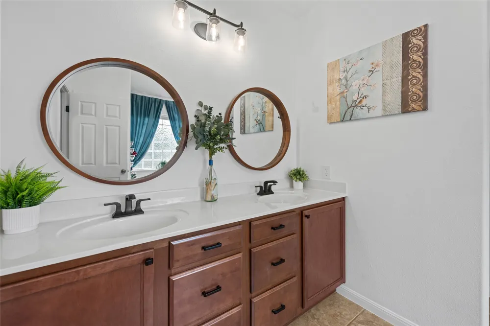 112 Hobby Horse Liberty Hill, TX 78642