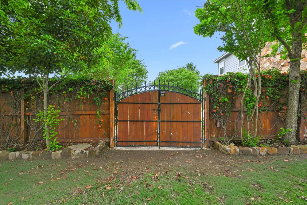 112 Hobby Horse Liberty Hill, TX 78642