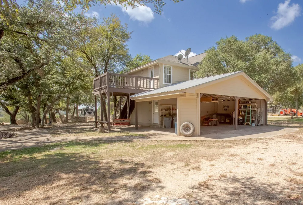 2010 County Road 233 Florence, TX 76527