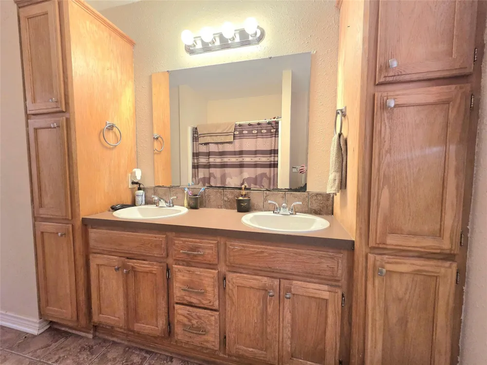 206 Jones Road Elkhart, TX 75839