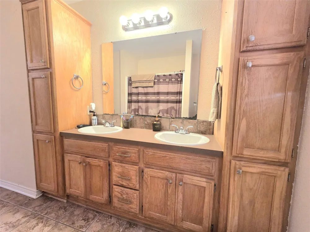 206 Jones Road Elkhart, TX 75839