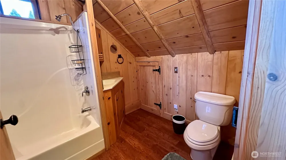 132 Twin Lakes Road Winthrop, WA 98862