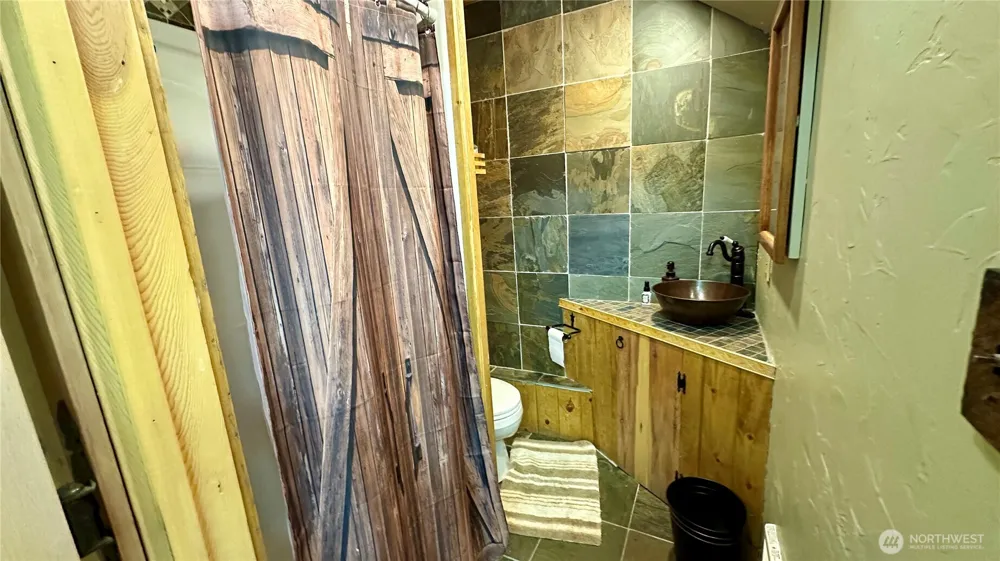132 Twin Lakes Road Winthrop, WA 98862