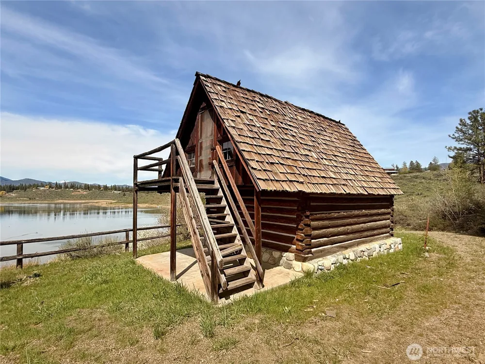 132 Twin Lakes Road Winthrop, WA 98862