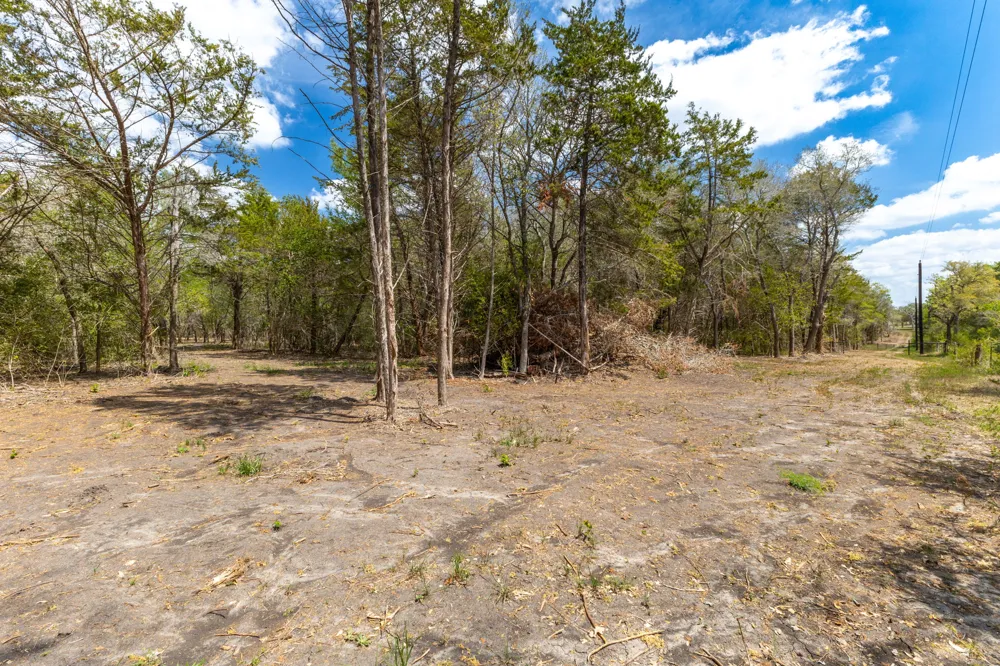1910 Baca Loop Flatonia, TX 78941