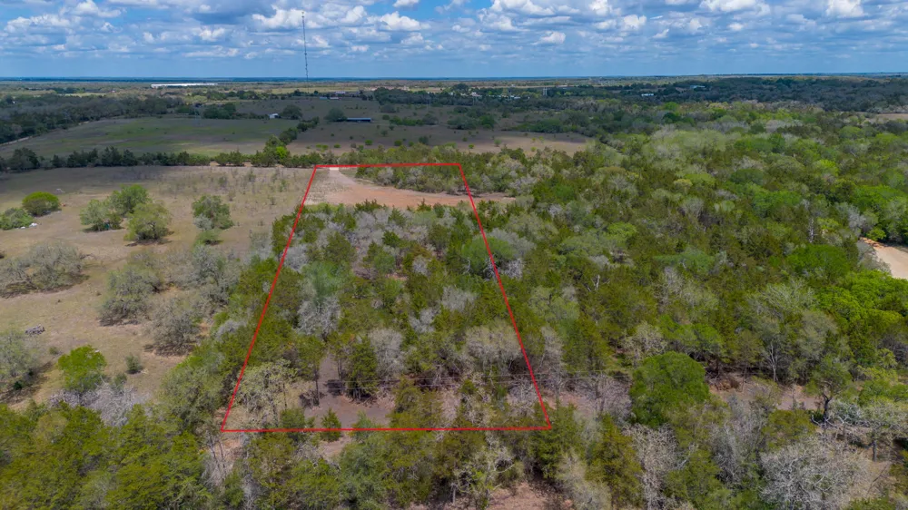 1910 Baca Loop Flatonia, TX 78941