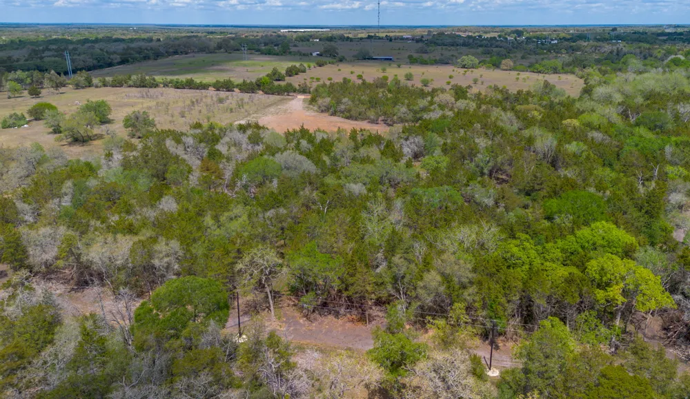 1910 Baca Loop Flatonia, TX 78941