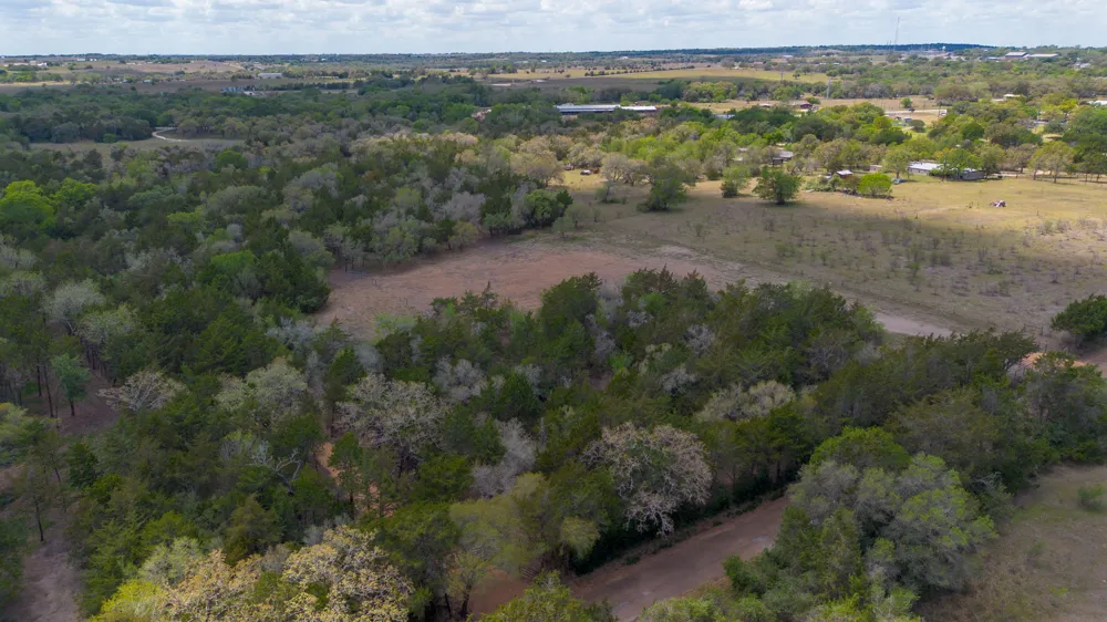 1910 Baca Loop Flatonia, TX 78941