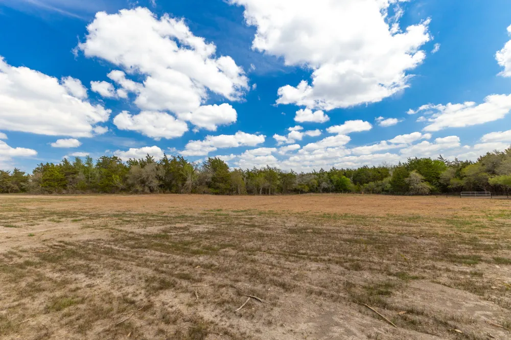 1910 Baca Loop Flatonia, TX 78941