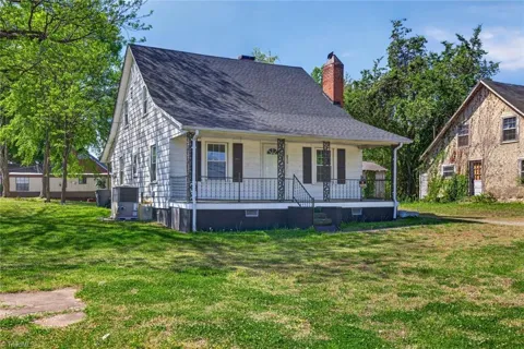 250 Main Street E