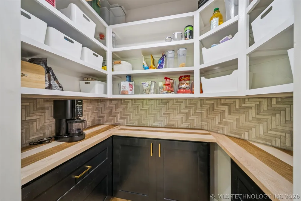 16439 Richardson Road Skiatook, OK 74070