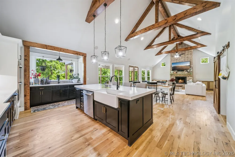 16439 Richardson Road Skiatook, OK 74070